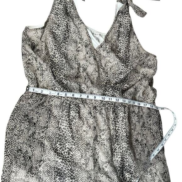 VENUS Animal Print Romper Size 16 V-Neck button Closure Tie Straps Elastic Waist - Picture 8 of 10